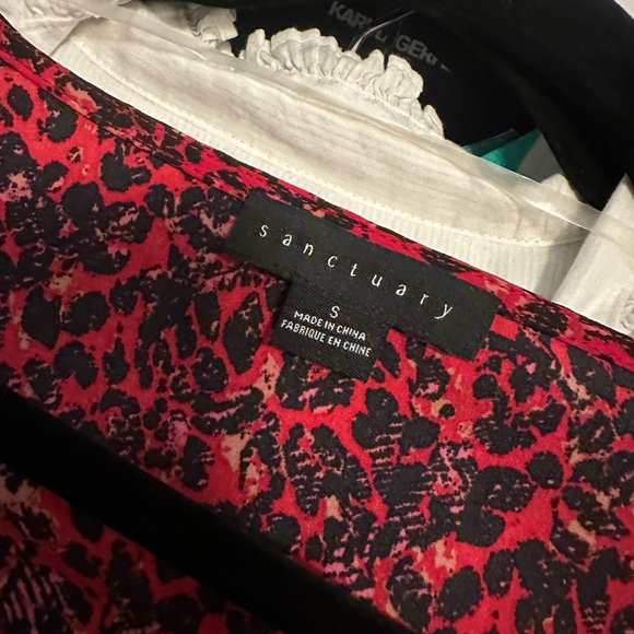 Sanctuary, red and black leopard button-down blouse size small - Picture 3 of 3